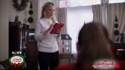 Okay, and then, make your
Christmas lists, but first-- - Christmas at Graceland: Home for the Holidays