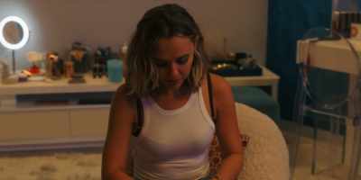 Okay. Therapy time with Margot. - I Know What You Did Last Summer