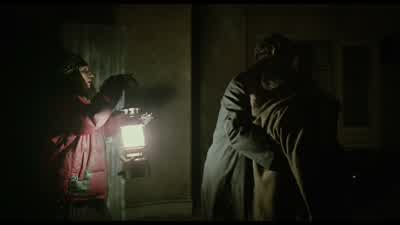 Okay, there's a bed. - Children of Men