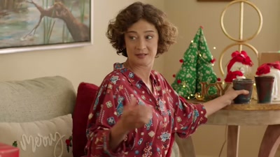 Okay.
Uh... Mary-Margaret. - My Southern Family Christmas