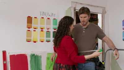 -Okay.
-Um. What are you doin'? - The Secret Gift of Christmas