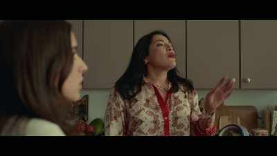 - Okay, viejo, relájate, please.
- You let her-- - The Slumber Party