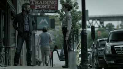 Okay, you walk away now, - Eyewitness