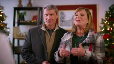 Okay, we want you to share
the listing. - Meet Me Under the Mistletoe