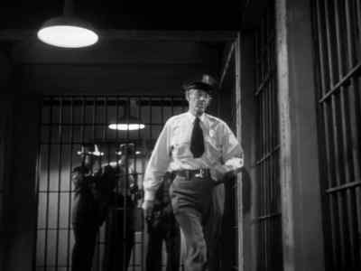 Okay, we'll take him once more. - Kansas City Confidential