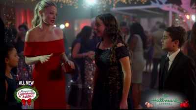 Okay, well if you all sing
with me, - Christmas at Graceland: Home for the Holidays