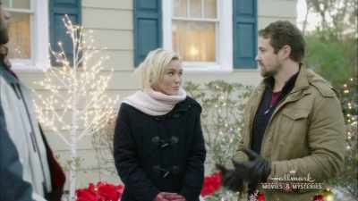 Okay, what do you say
we split off into groups? - Romance at Reindeer Lodge