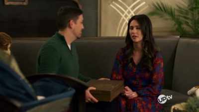 Okay, what hilarious thing are
you going to prank me with? - Christmas with a Prince: The Royal Baby