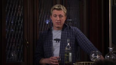 Okay, what is she hiding? - How I Met Your Mother