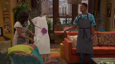 Okay, what's the problem?
Sasha's trendy and spendy. - Raven's Home
