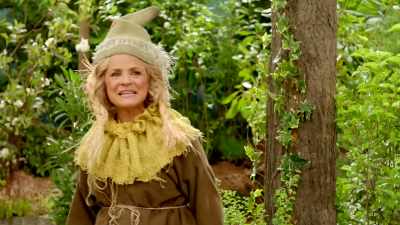 Okay. While Sully
scares up meat, - At Home with Amy Sedaris