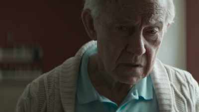 Okay?
Why don't you go sit down, Lali? - The Tattooist of Auschwitz