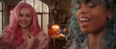 Okay, yeah, everyone loves him, - Descendants: The Rise of Red