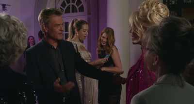 - Okay.
- You look lovely. - 80 for Brady