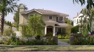 Okay, your brother's lunch is packed. - Modern Family