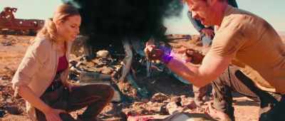 Oké, het scheenbeen
is op drie plaatsen gebroken. - Jurassic Galaxy