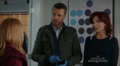 Oké, maar dit is echt iets persoonlijks, Roe. - Aurora Teagarden Mysteries: A Game of Cat and Mouse