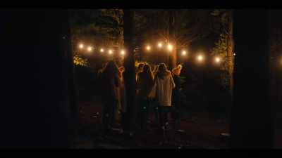 - Olá.
- Olá. Feliz Natal. - Pentatonix: Around the World for the Holidays