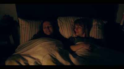 - Olá.
- Olá. - Years and Years