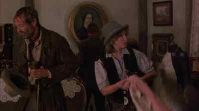 - Old Henry still snore in his sleep? - Goin' South