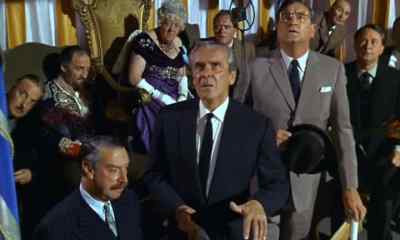 - Old Spender's never wrong, eh?
- Uh, quite. - The Mouse on the Moon