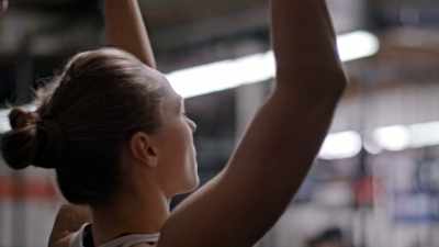 Olhem para os atletas, - Fittest on Earth: Retro/Active
