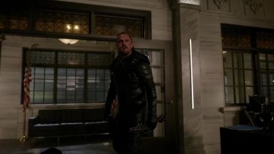 OLIVER: HYAH! AAH! - Arrow