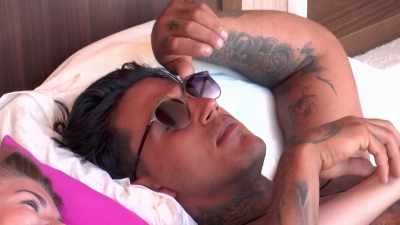 ‐(OLIVIA LAUGHS)
‐I'm not complaining. - Love Island