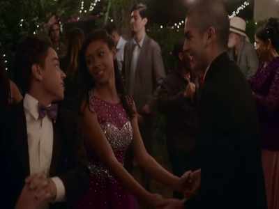 [OLIVIA LAUGHS] - On My Block