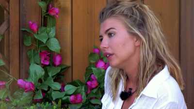 ‐OLIVIA: Oh.
‐So all the boys, - Love Island