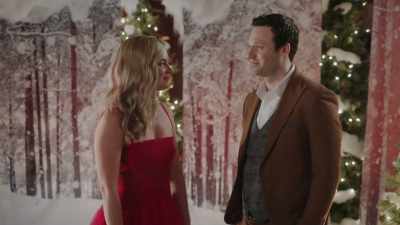 Olivia, - Unwrapping Christmas: Olivia's Reunion