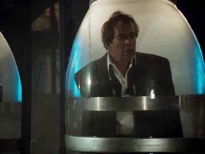 - Olsen. Late edition? Get put to bed?
- Yeah, Chief, it did. - Lois & Clark: The New Adventures of Superman