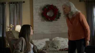 (ominous music continues)
(cloth thumping) - It’s Beginning to Look a Lot Like Murder