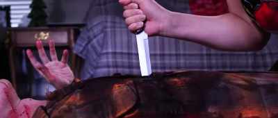 (ominous music continues)
(knife continues squelching) - Curtains for Christmas