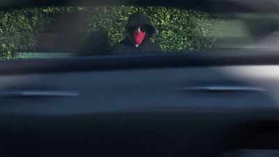 [ominous music playing] - Look Who's Stalking