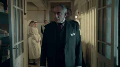 [ Ominous music plays ] - Grand Hotel