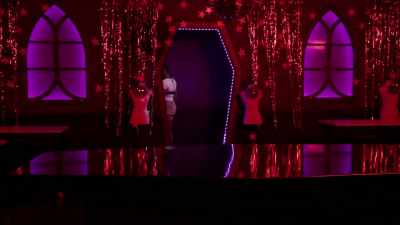[ominous music] - The Boulet Brothers' Dragula: Titans