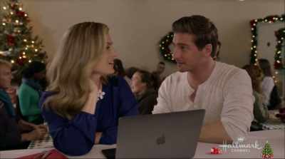 On average,
sales climb 8.1% year over year. - Christmas in Love