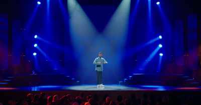 On that doorstep, - Hasan Minhaj: Homecoming King