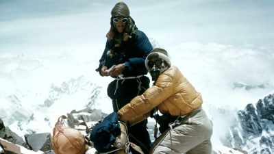 On Earth's highest peak,
Explorers Club members
Edmund Hillary - Tales From The Explorers Club