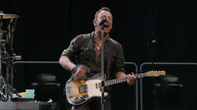 On other tours,
we would always get a set list - Road Diary: Bruce Springsteen and The E Street Band