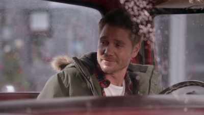 - On her part.
Yeah, right? - Toying with the Holidays