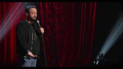 On me tend un micro,
ils se disent : "Il va parler, en plus ? - Nate Bargatze: The Tennessee Kid