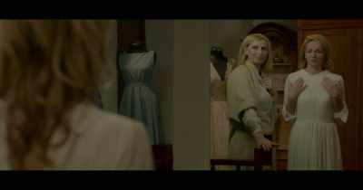 - On the collar?
- Yes, it will look beautiful - The Marriage
