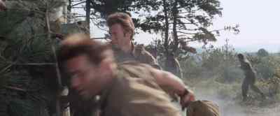 On the double, move it out. Here. - Kelly's Heroes
