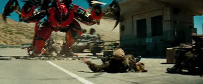 On the ground, per favore! - Transformers: Dark of the Moon