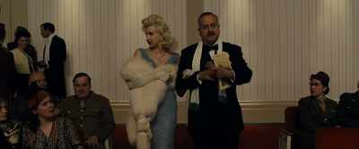 - On the left, babes.
- Left? You know I like the right side. - Florence Foster Jenkins
