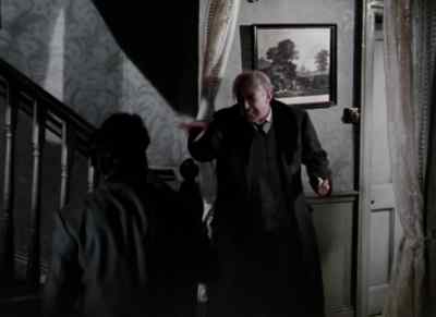 On the roof, quickly! Cover the back! - The Ladykillers