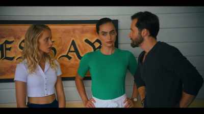 -On the shipwreck.
-Da. - Dive Club