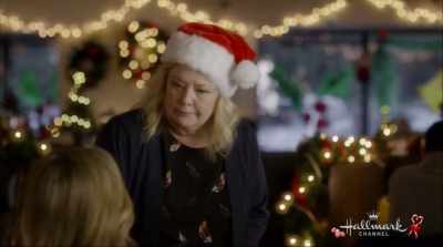 On three, "Merry Christmas." - Reunited at Christmas